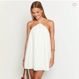 Elegant White Sleeveless Dress